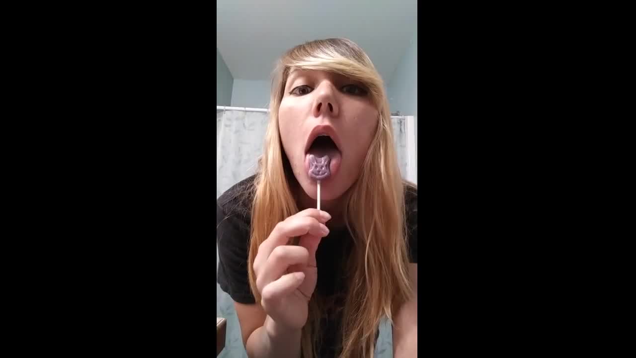 Gingerbreadpoundcake - Lesbians Cum Eating Instruction On Camera