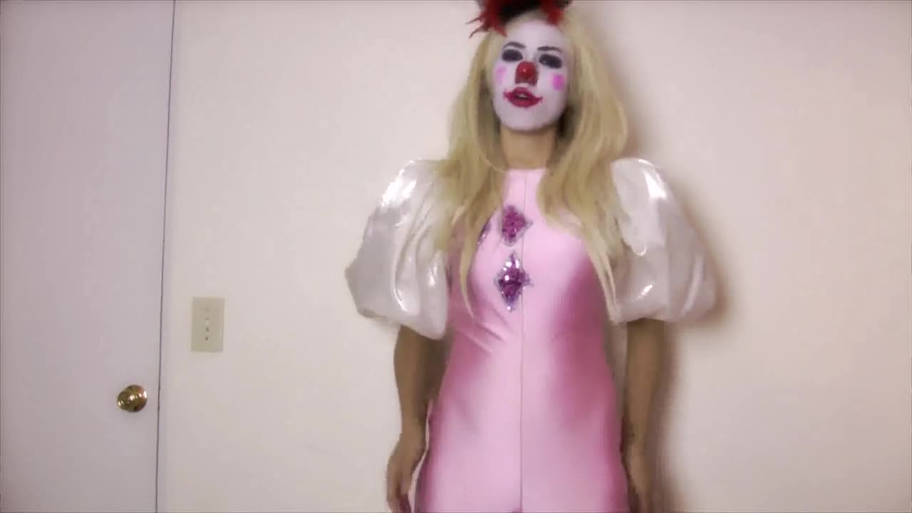 Kitzi Klown Blonde Spit Fetish Flashing