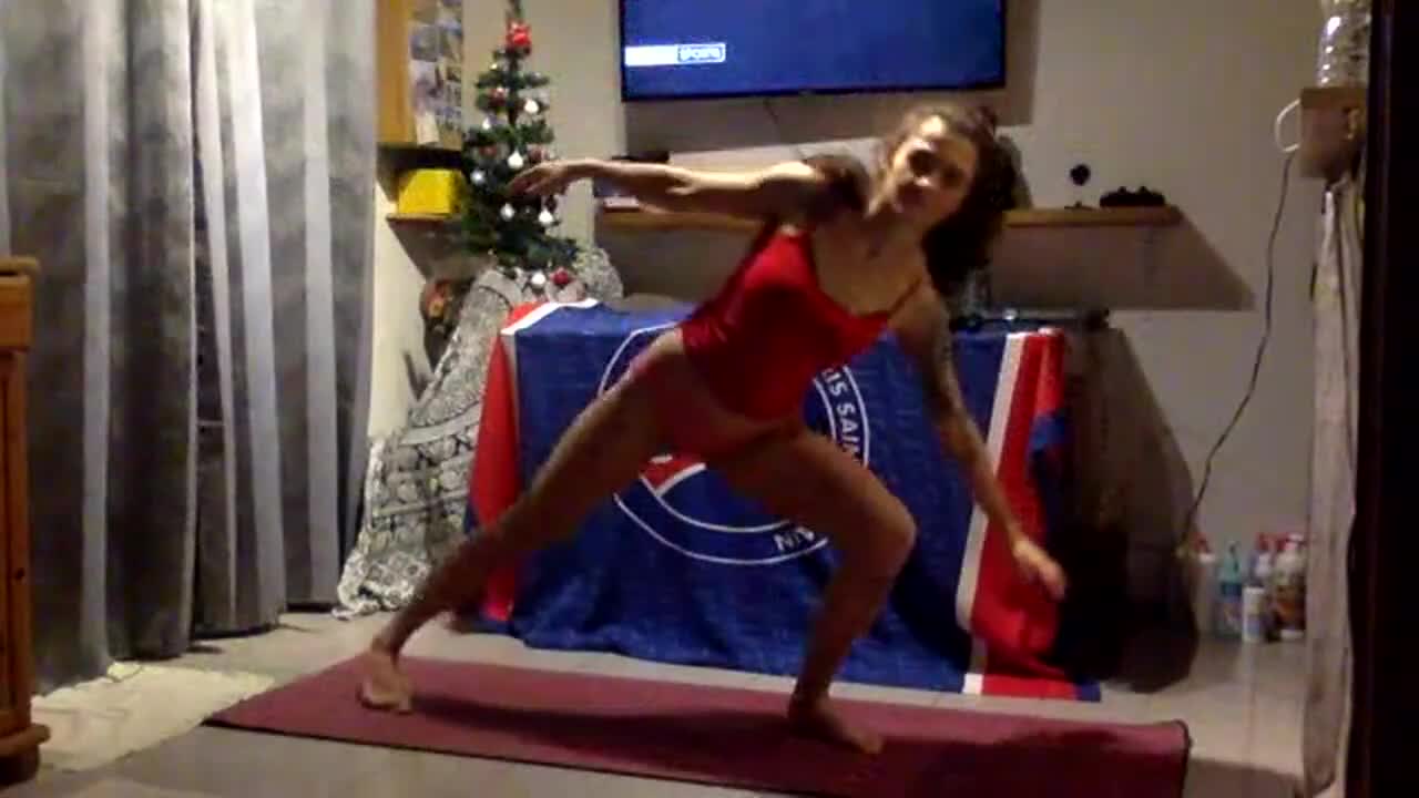 French_slut - Slave Acrobatics At Night