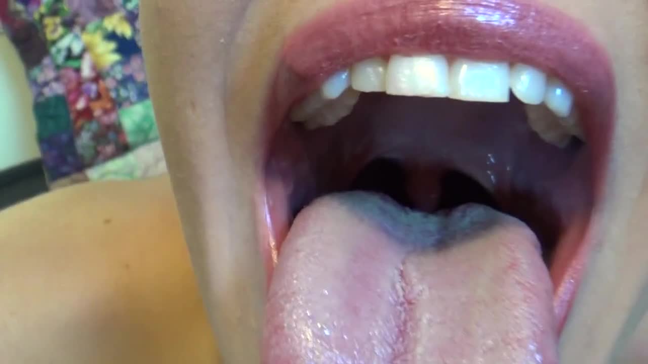 Queen Gia Love - Mature Toe Sucking Video editing