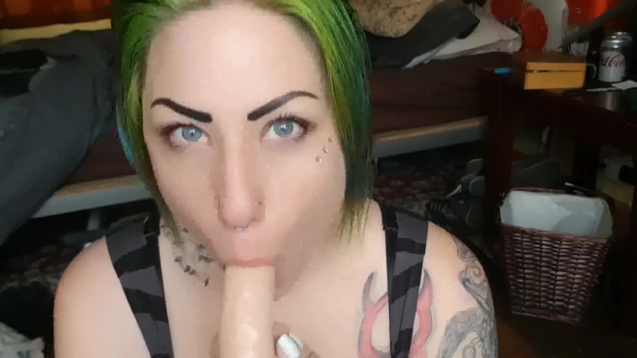 TattooedMilfyMama Lesbians Rubber Fetish Comedy