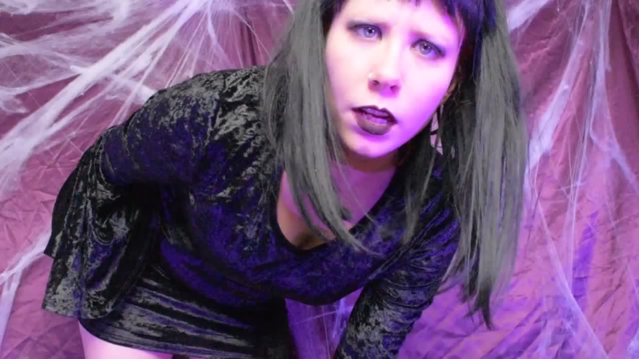 Deanna Deadly - Webcam Food Porn Nudity