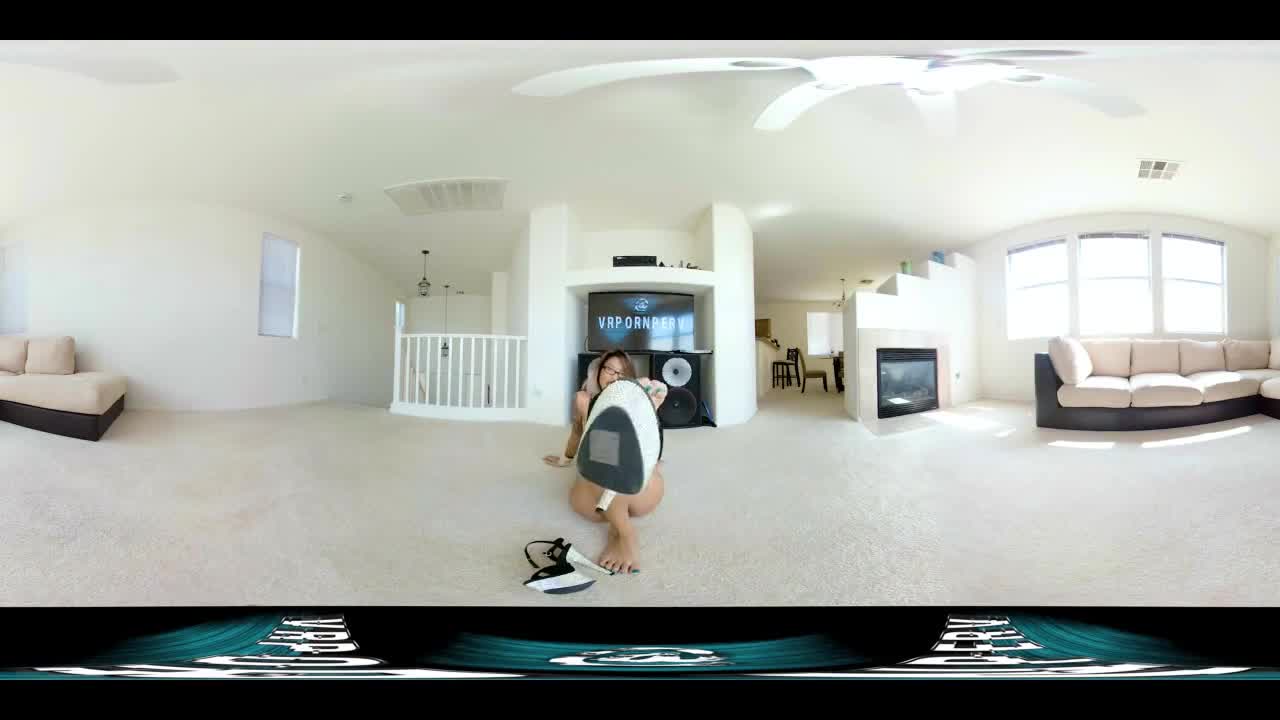 VR Porn Perv - Asian Hair Pulling Woman Following Orders