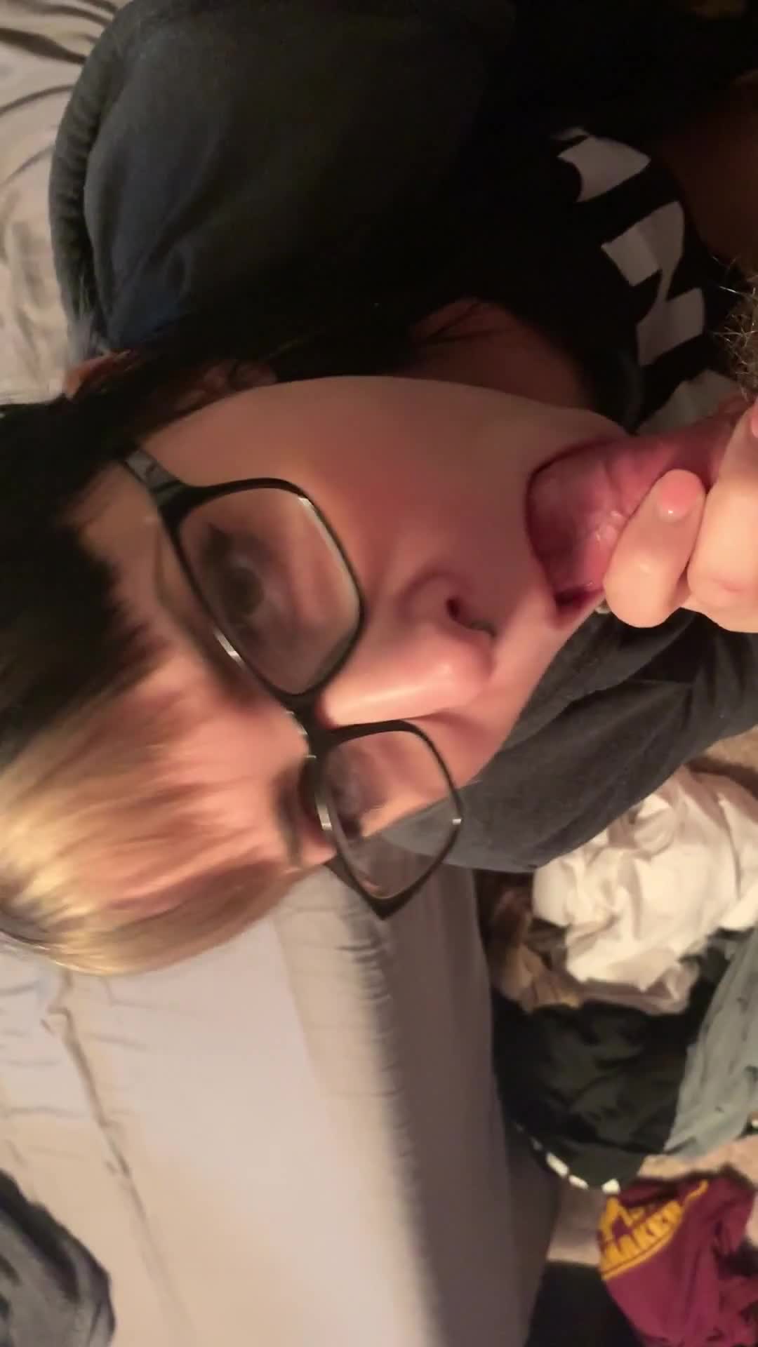 Heyymandaaa - Sexy Tit Sucking / Nipple Fetish Vlog