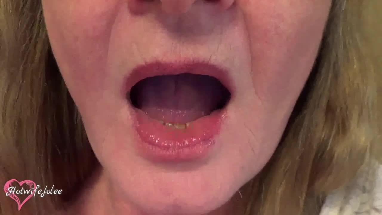 HotWifeJolee Hairy Tit Play Tonight