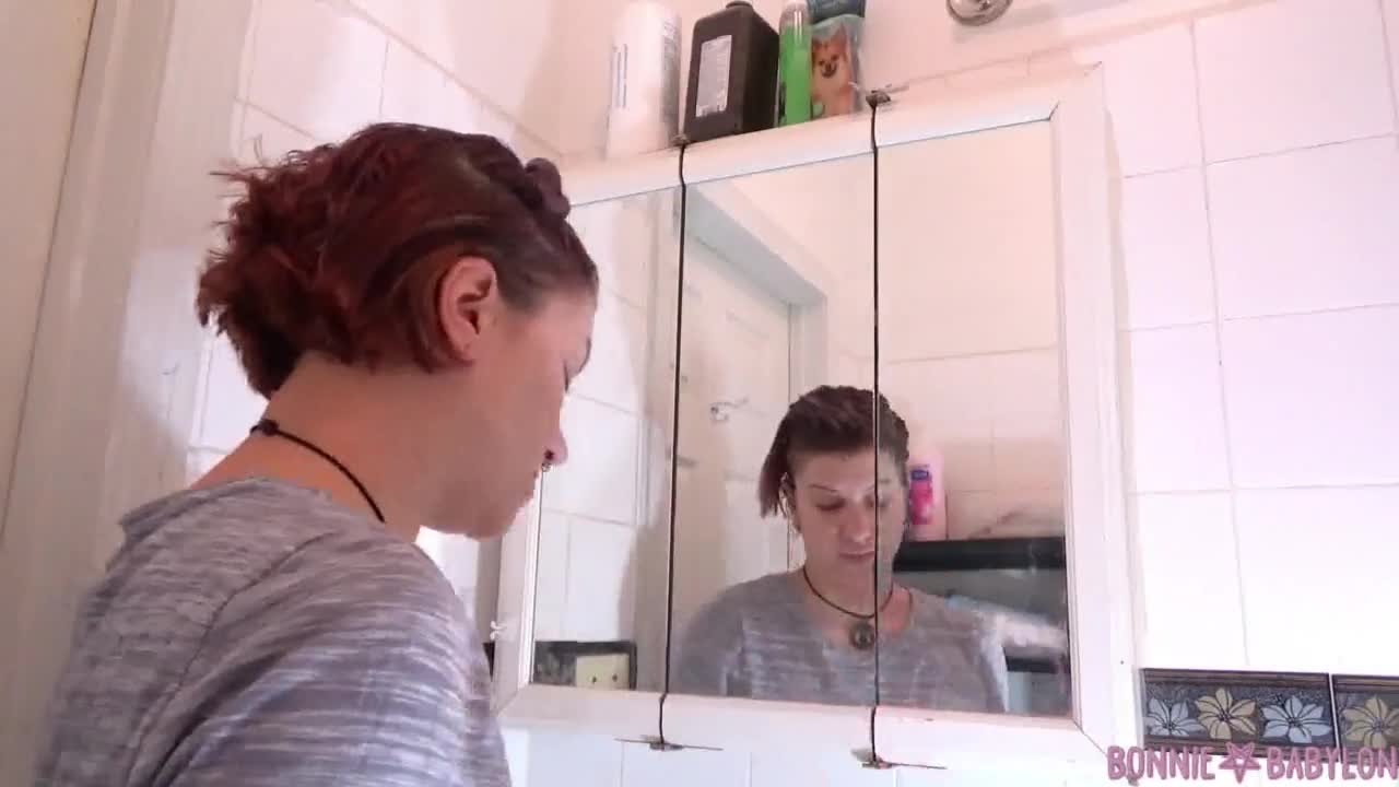 Fetish Bonnie Princess Face Slapping Vlog