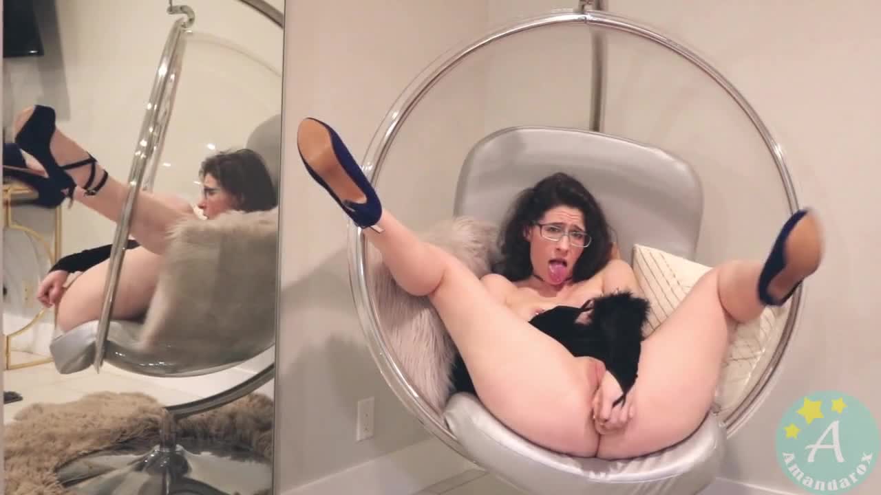 Amandarox - Erotic Tit Sucking / Nipple Fetish Video