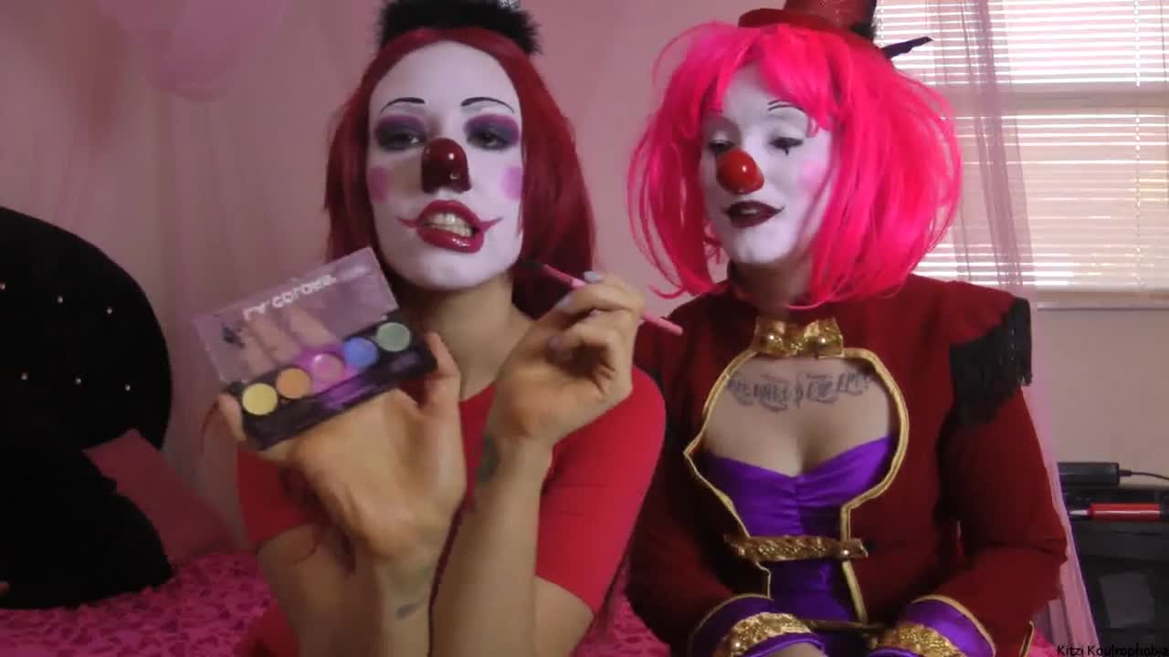 Kitzi Klown Romantic Nipple Clamps On Camera