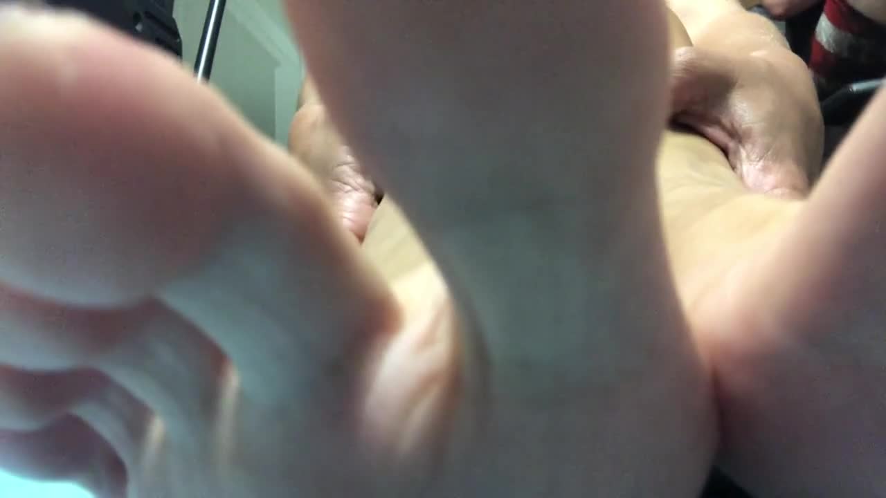 Barefootcutie - Performer Toejobs Preview