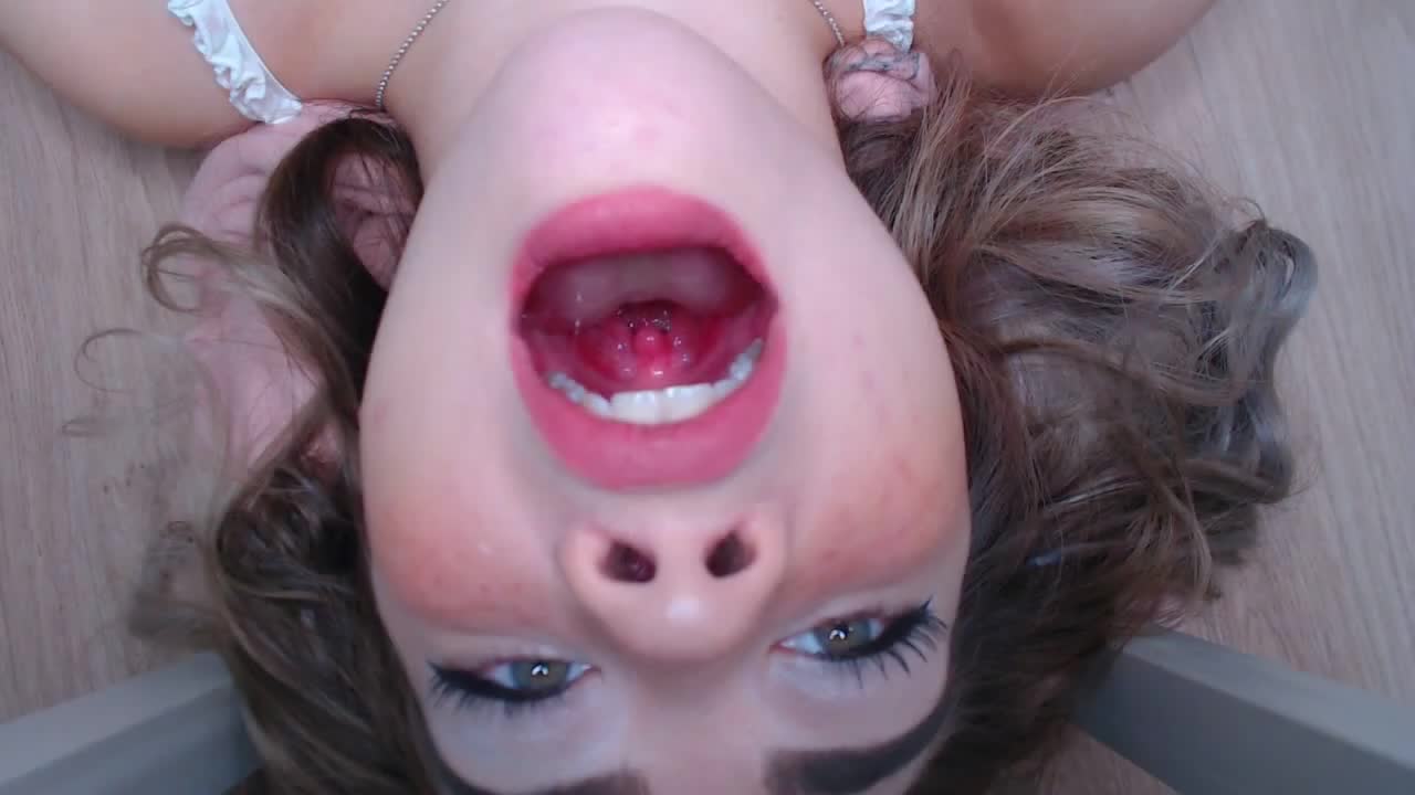 MiaMelon - Friends Sweat Fetish Public Blowjob